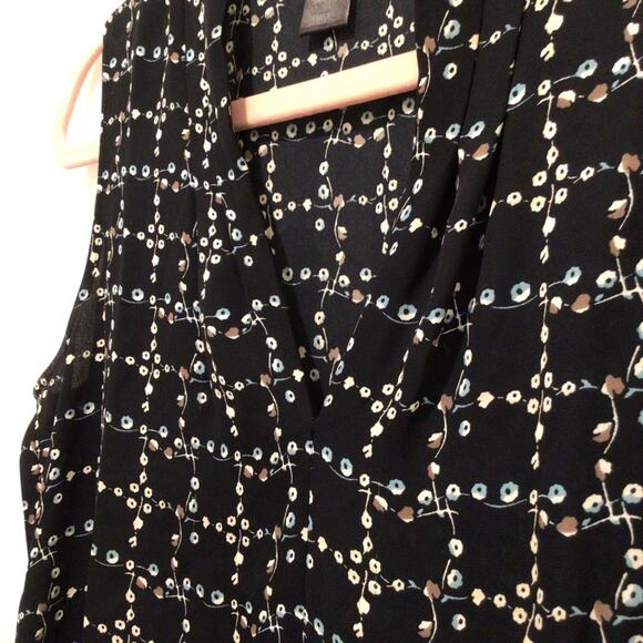 ANN TAYLOR V-Neck Sleeveless Liberty Floral Print Top size XS - Picture 4 of 5